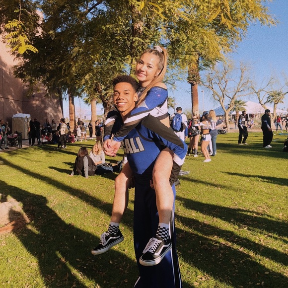 Meet your Posher, Brielle - Picture 7 of 8